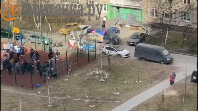 Во дворе на Косыгина