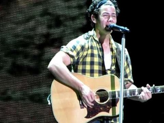 Nick Jonas “Introducing Me“ 2 minute challenge!-Jonas Brothers Camp Rock Tour-Hershey, PA 8/14/10