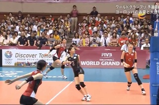 What an amazing volleyball point by a libero!