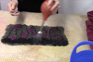 Tutorial/démo feutrage d’un bracelet/wet felting a bracelet.