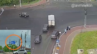 Мелкое ДТП  на перекрестке улиц Терновского и Петровской