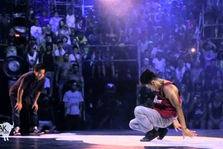 Vicious Vic vs Issei top16 Red Bull BC One 2012 Finals in Rio, Brazil | YAK FILMS + RBBC1