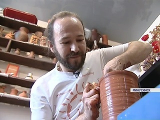 Гончар из Минусинска создает уникальные копии древней посуды