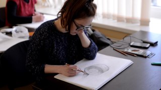 Курсы рисования в Европейской академии искусств.