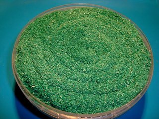 Как сделать декоративный мох из древесных опилок. //  How to make moss from sawdust.