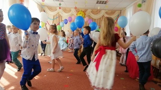 Выпускной  выход детей