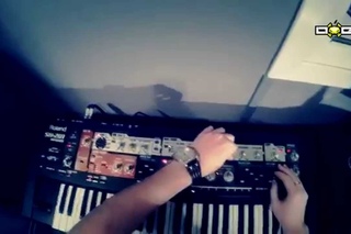 OXEZY - Satellite (Live Performance)
